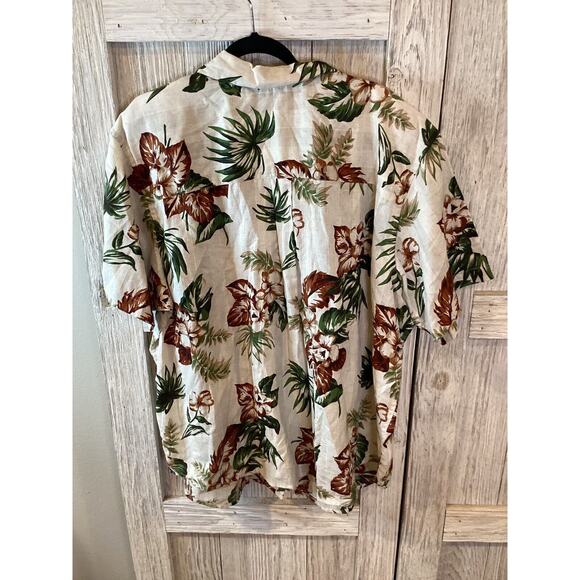 Capistrano Essentials Size 26 Button Short Sleeve Beige Floral Print nwt - Picture 4 of 5